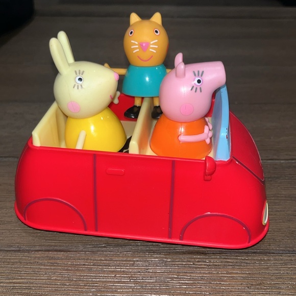 Props Pig And Friends With Car Cute Pieces to add to your Peppa Playhouse - Picture 4 of 5